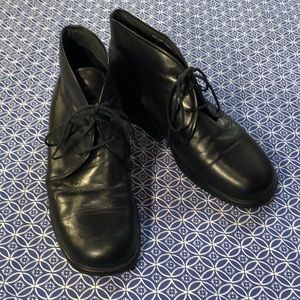 Clarks lace up boots - black leather